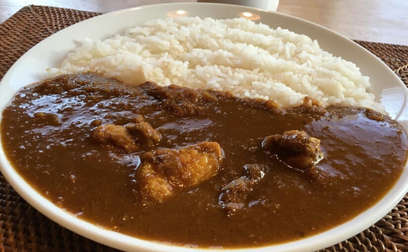 美味しいカレーを仕込む